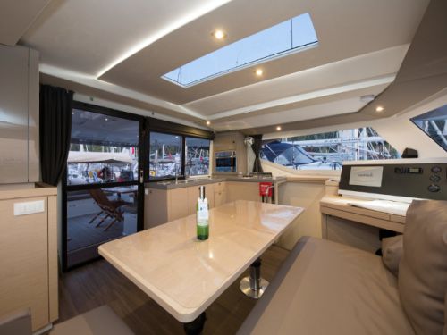 Fountaine Pajot Lucia 40