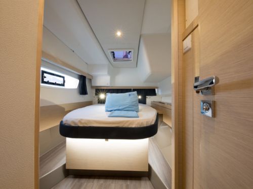 Fountaine Pajot Lucia 40