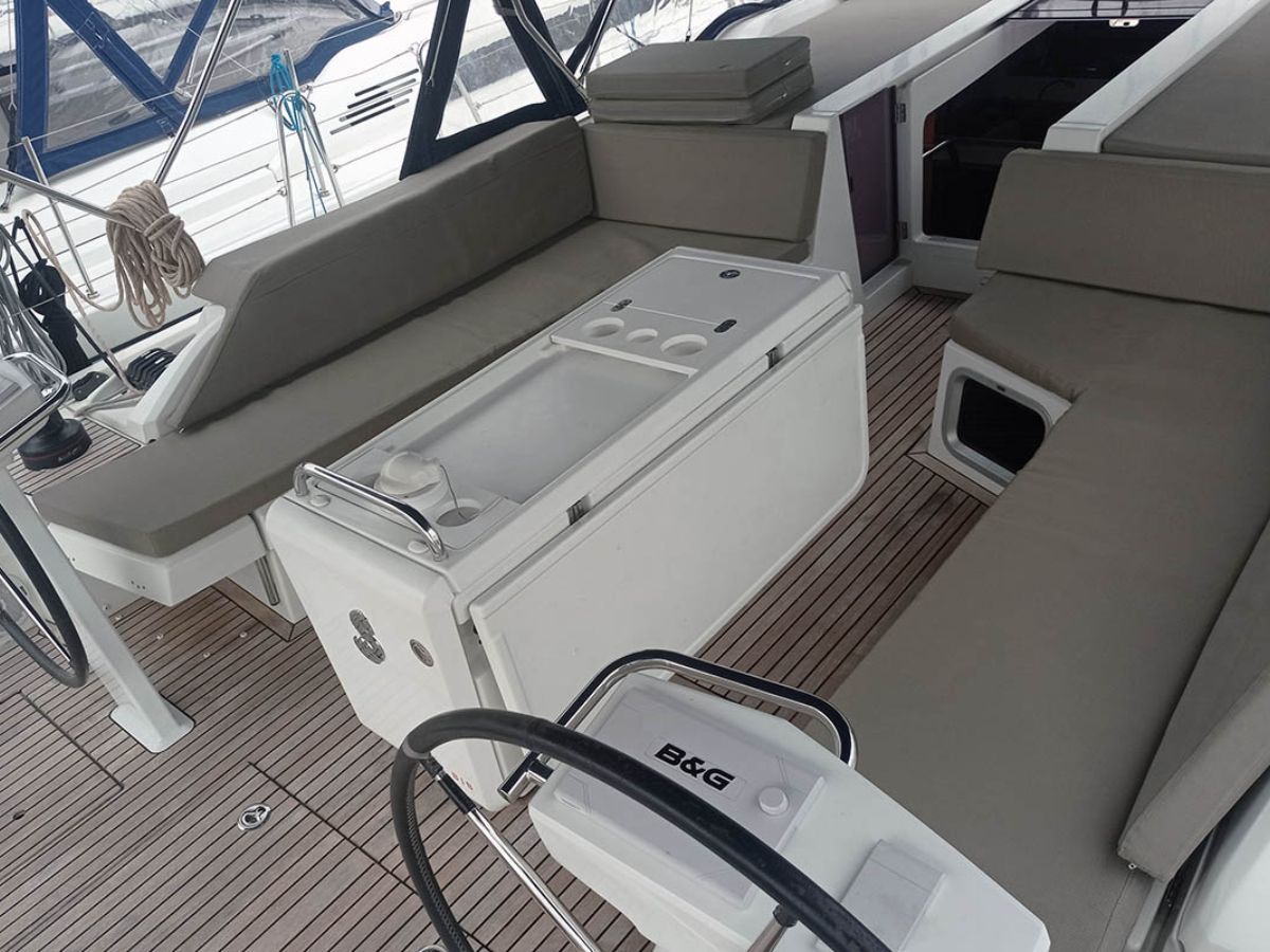 Beneteau Oceanis 51.1