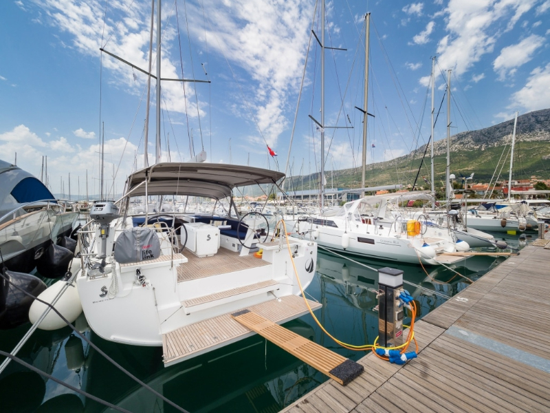 Beneteau Oceanis 51.1