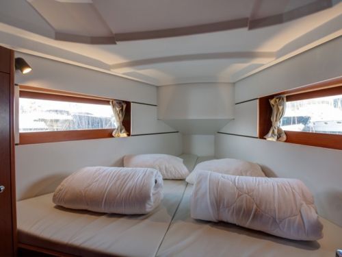 Beneteau Oceanis 35