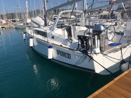 Beneteau Oceanis 38.1