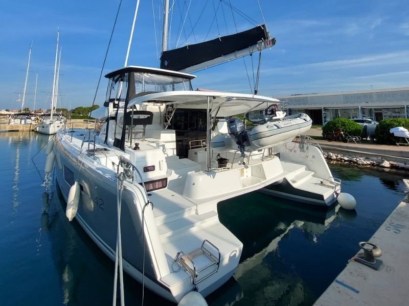 Lagoon 42