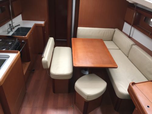 Beneteau Oceanis 43