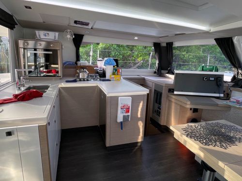 Fountaine Pajot Astrea 42