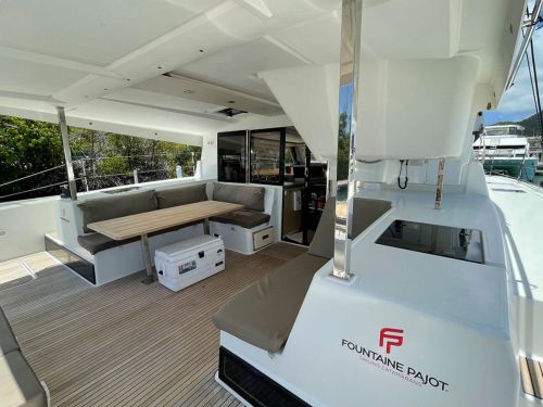 Fountaine Pajot Lucia 40