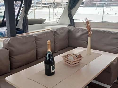 Fountaine Pajot Lucia 40