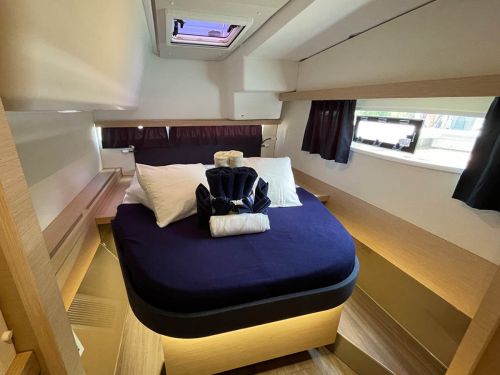 Fountaine Pajot Lucia 40