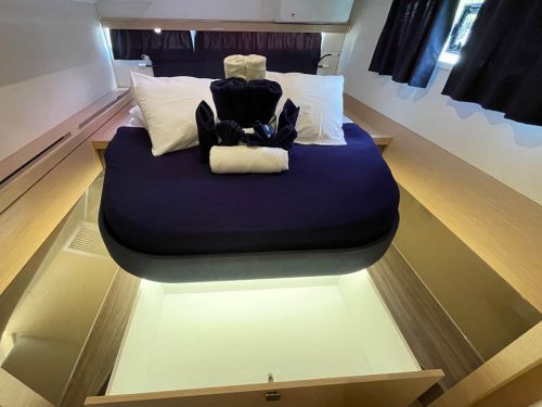 Fountaine Pajot Lucia 40