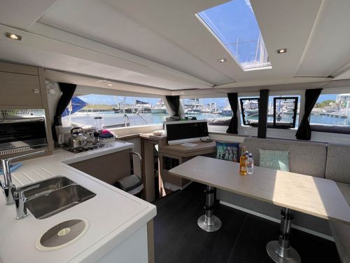 Fountaine Pajot Lucia 40