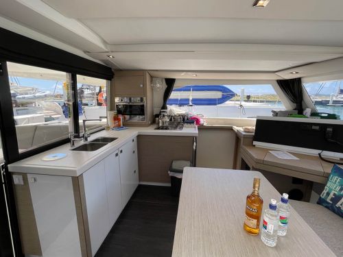 Fountaine Pajot Lucia 40