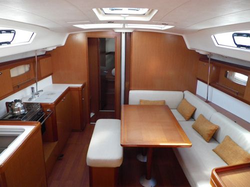 Beneteau Oceanis 43