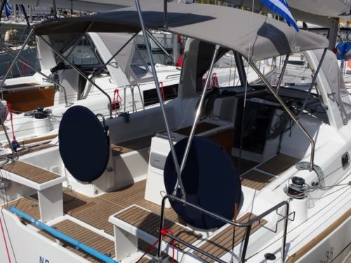 Beneteau Oceanis 38