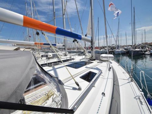 Bavaria 37