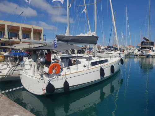 Beneteau Oceanis 38.1