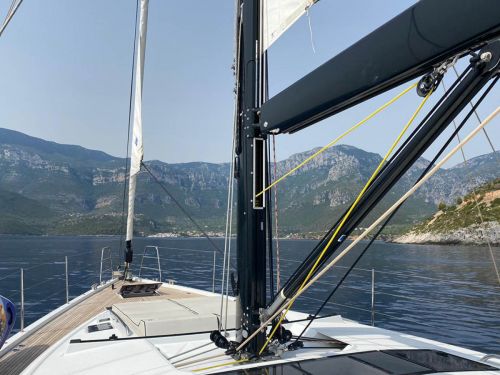 Beneteau Oceanis Yacht 62