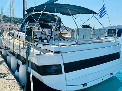 Beneteau Oceanis Yacht 62