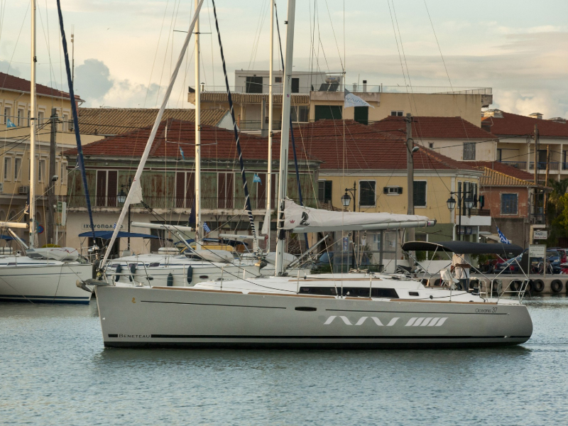 Beneteau Oceanis 37