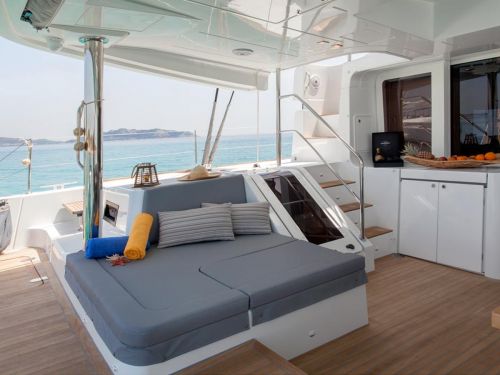 Lagoon 52