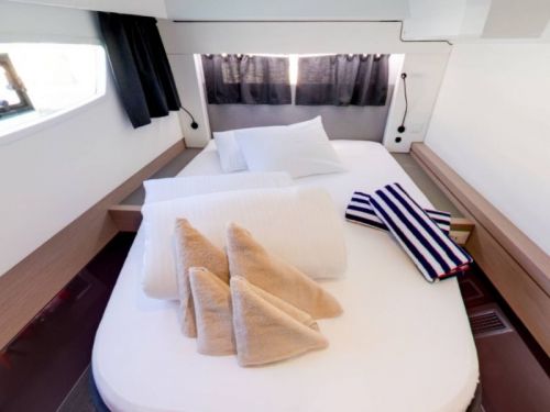 Fountaine Pajot Astrea 42