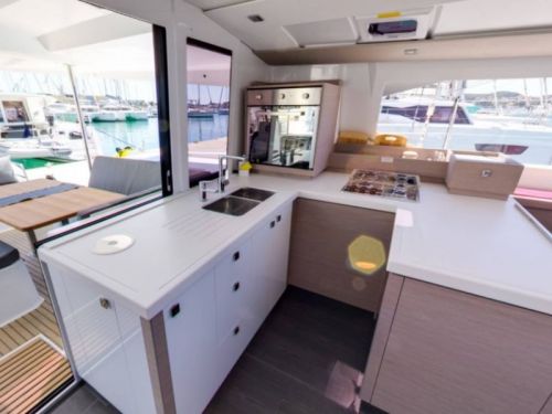 Fountaine Pajot Astrea 42