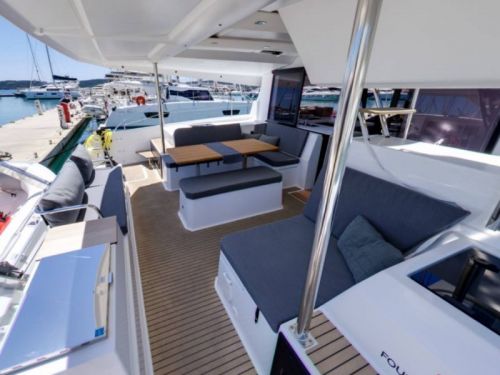 Fountaine Pajot Astrea 42