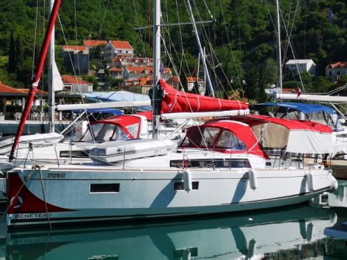 Beneteau Oceanis 38.1