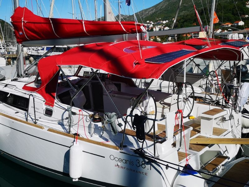 Beneteau Oceanis 38.1