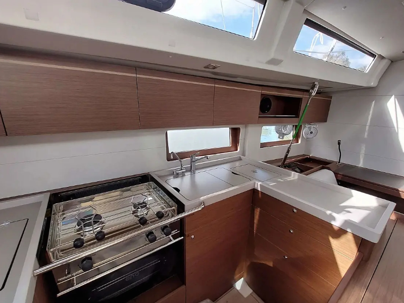 Beneteau Oceanis 51.1