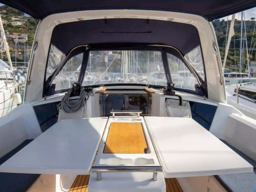 Beneteau Oceanis 38.1