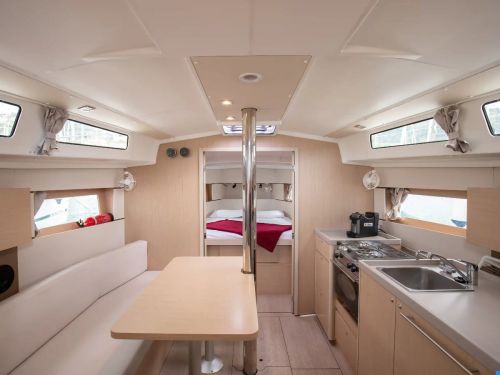 Beneteau Oceanis 38.1