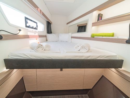 Fountaine Pajot Isla 40