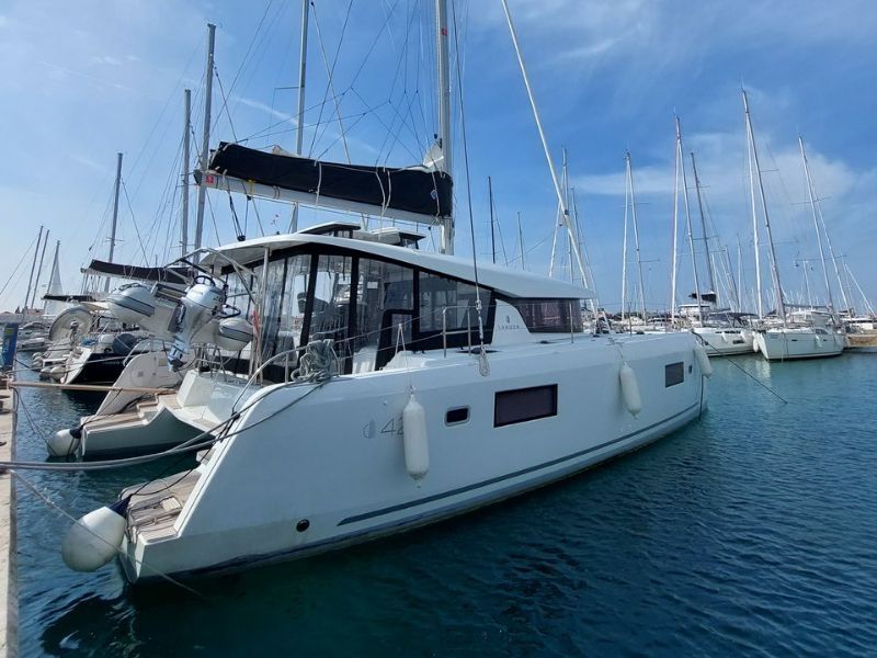 Lagoon 42