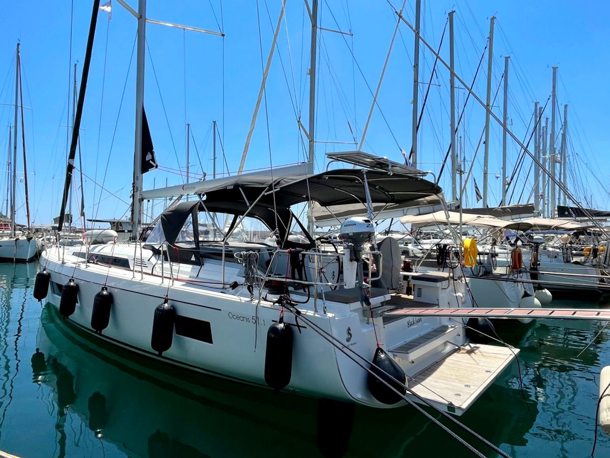 Beneteau Oceanis 51.1