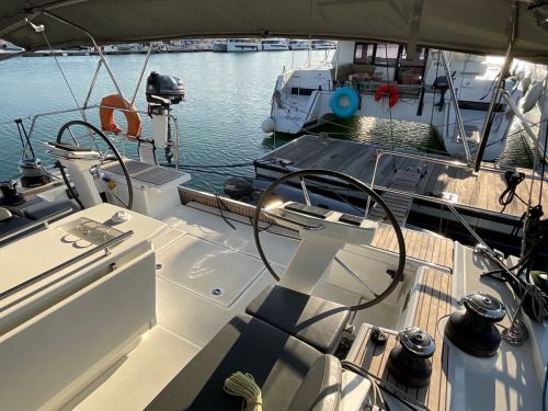 Beneteau Oceanis 51.1