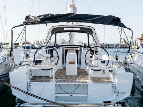 Beneteau Oceanis 38.1