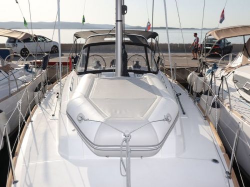 Beneteau Oceanis 38.1