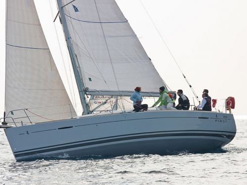 Beneteau First 35