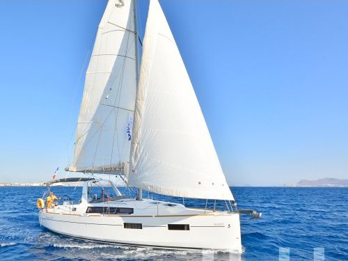 Beneteau Oceanis 35