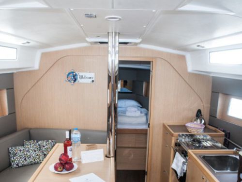 Beneteau Oceanis 38