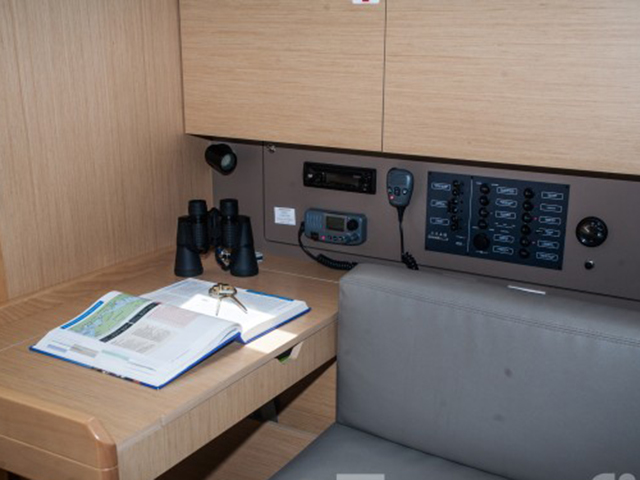 Beneteau Oceanis 38