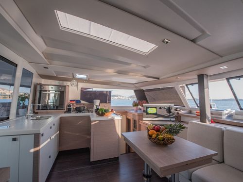 Fountaine Pajot Astrea 42