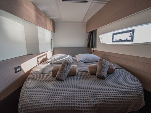 Fountaine Pajot Astrea 42