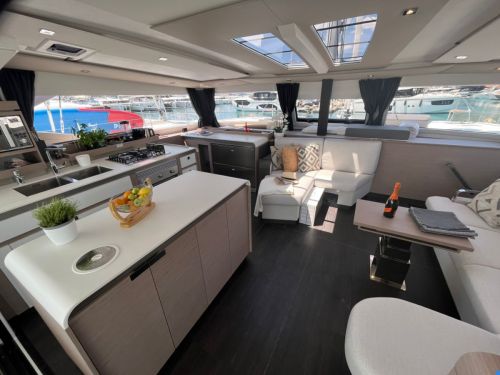 Fountaine Pajot Aura 51