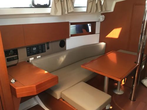 Beneteau Oceanis 38.1