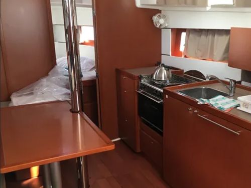 Beneteau Oceanis 38.1
