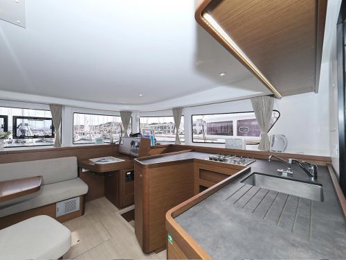 Lagoon 42