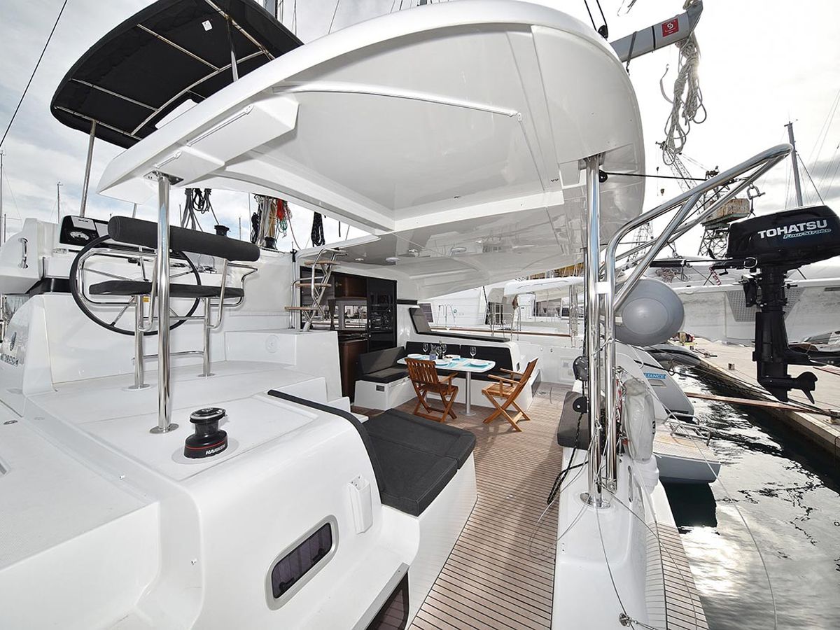 Lagoon 42