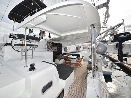 Lagoon 42