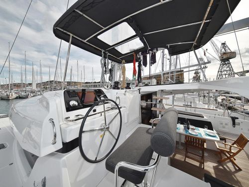 Lagoon 42